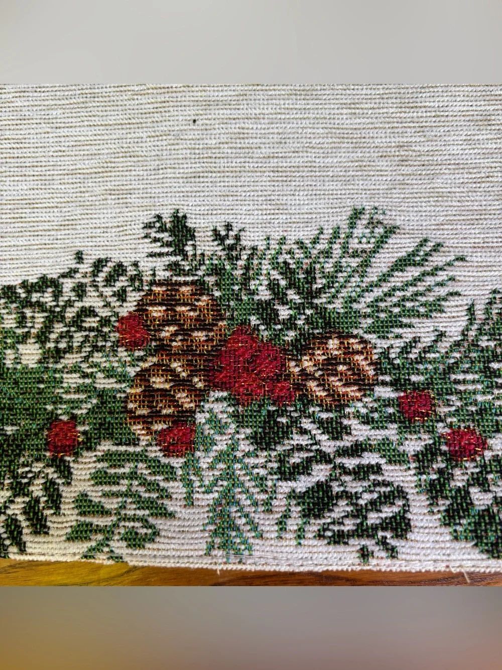 St. Nicholas Square Christmas Fabric Woodland Style Pine cones Set 4 Placemats